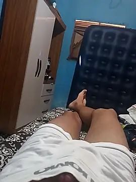 Snapshot of 1995eduardo chatting on 02.05.25 1995eduardo online show from 02.05.25