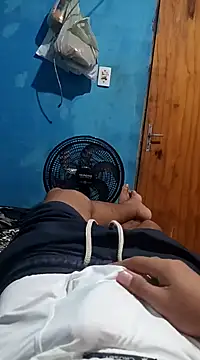 Snapshot of 1995eduardo chatting on 03.04.25 1995eduardo online show from 03.04.25