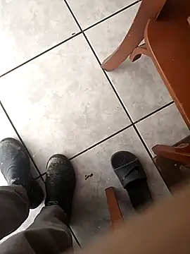 Snapshot of 1995eduardo chatting on 11.06.25 1995eduardo online show from 11.06.25