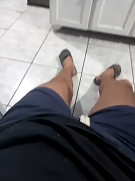 Snapshot of 1995eduardo chatting on 11.30.25 1995eduardo online show from 11.30.25