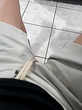 Snapshot of 1995eduardo chatting on 11.30.25 1995eduardo online show from 11.30.25