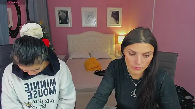 EricaAndPenelopa online show from 01.04.25