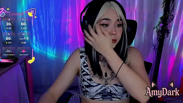 Snapshot of _AmyDark chatting on 09.15.25 AmyDark online show from 09.15.25