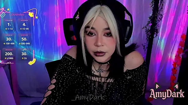 Snapshot of _AmyDark chatting on 09.16.25 AmyDark online show from 09.16.25