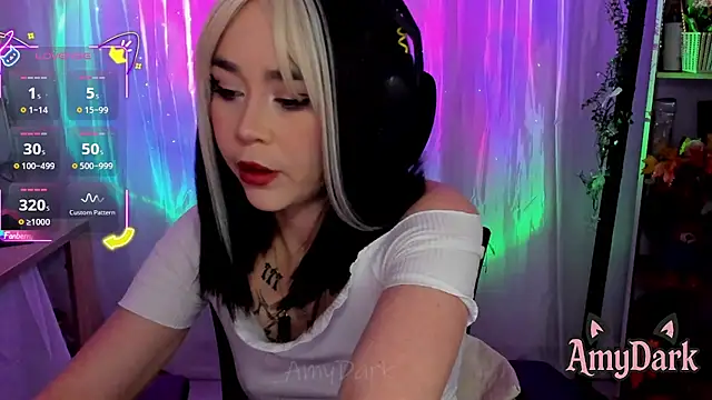 Snapshot of _AmyDark chatting on 10.05.25 AmyDark online show from 10.05.25