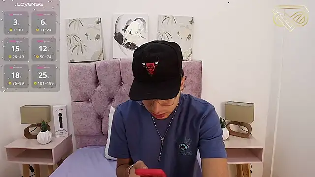 Snapshot of Amadeo_Wild chatting on 01.19.25 Amadeo Wild online show from 01.19.25