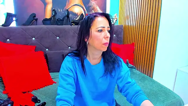 Snapshot of LauraSin chatting on 05.16.26 LauraSin online show from 05.16.26