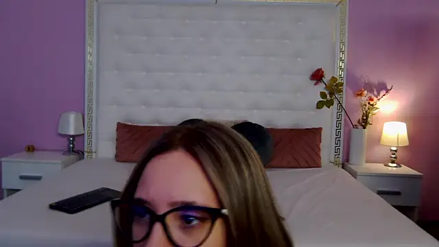 Snapshot of Lenna_Paul chatting on 06.17.26 Lenna Paul online show from 06.17.26