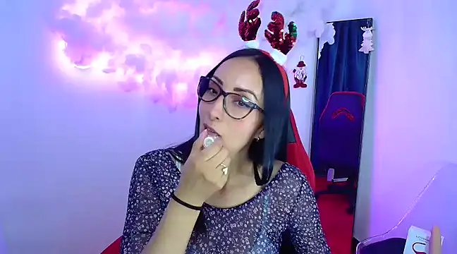 yaralyminjo2 online show from 12.18.24