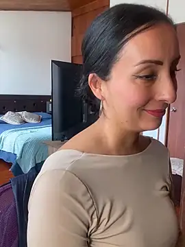 yaralyminjo2 online show from 03.13.25