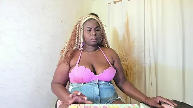 Leslie browm online show from 02.19.26