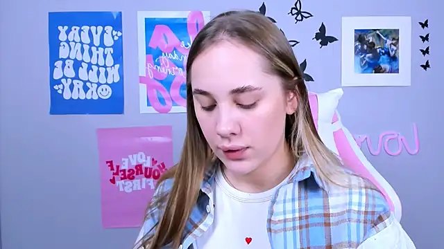 MiaMilas online show from 12.16.24