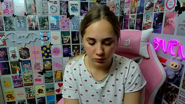 MiaMilas online show from 10.18.25