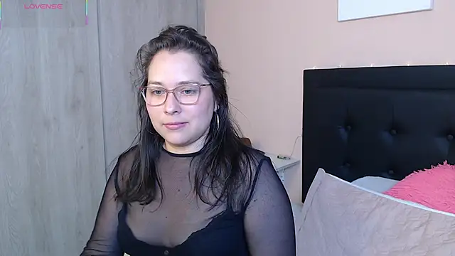 May Carlier online show from 10.14.25