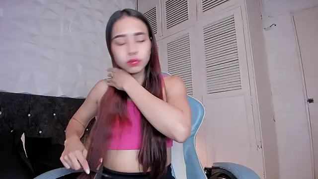 Snapshot of Emma_dl2 chatting on 03.12.25 Emma dl2 online show from 03.12.25