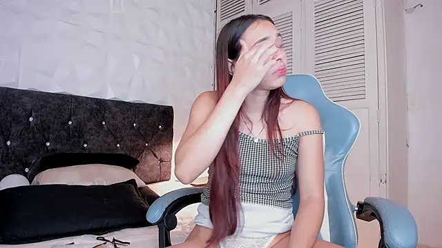 Snapshot of Emma_dl2 chatting on 03.20.25 Emma dl2 online show from 03.20.25