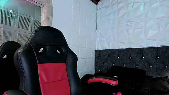 Snapshot of Emma_dl2 chatting on 09.14.25 Emma dl2 online show from 09.14.25