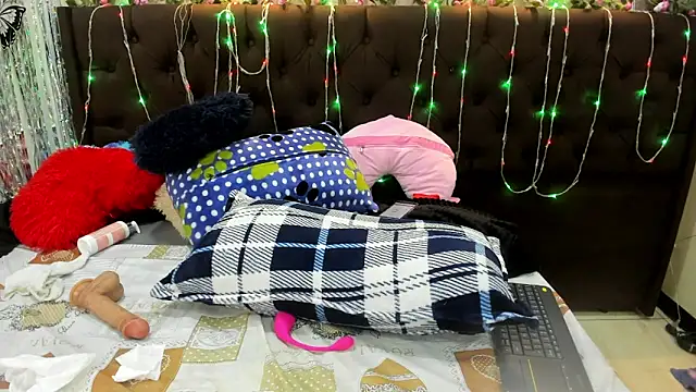 HottCandy21 online show from 02.12.25