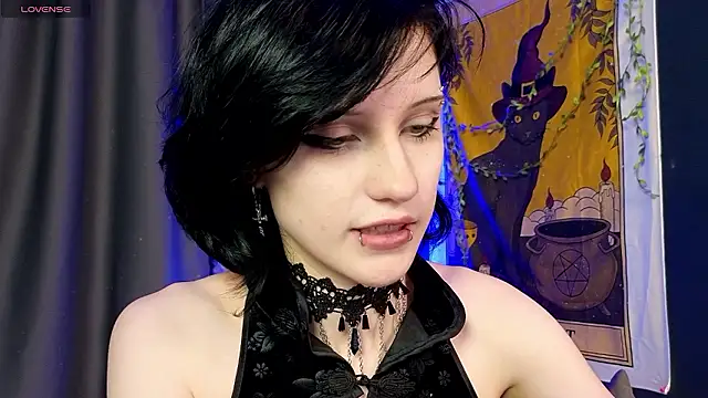 Snapshot of dark_vamp_ chatting on 12.04.24 dark vamp online show from 12.04.24