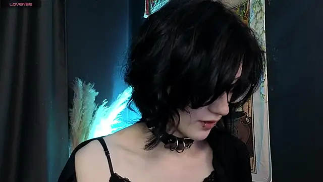 Snapshot of dark_vamp_ chatting on 12.05.24 dark vamp online show from 12.05.24