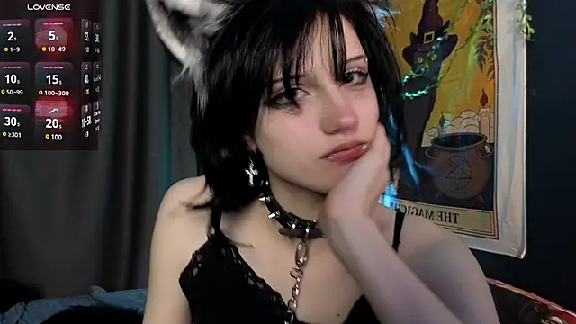 Snapshot of dark_vamp_ chatting on 12.06.24 dark vamp online show from 12.06.24