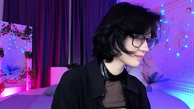 Snapshot of dark_vamp_ chatting on 12.22.24 dark vamp online show from 12.22.24
