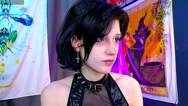 Snapshot of dark_vamp_ chatting on 12.28.24 dark vamp online show from 12.28.24