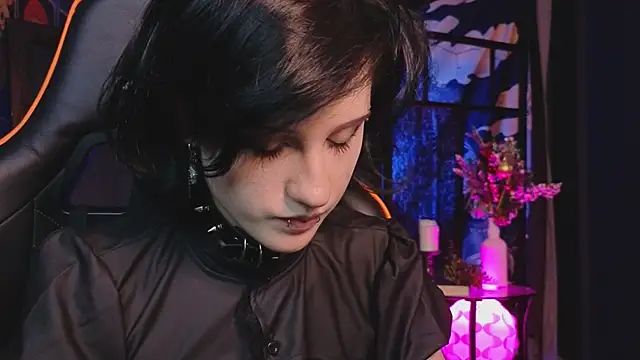 Snapshot of dark_vamp_ chatting on 01.22.25 dark vamp online show from 01.22.25