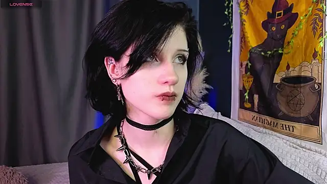 Snapshot of dark_vamp_ chatting on 01.23.25 dark vamp online show from 01.23.25