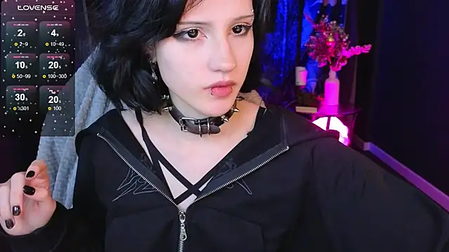 Snapshot of dark_vamp_ chatting on 01.31.25 dark vamp online show from 01.31.25