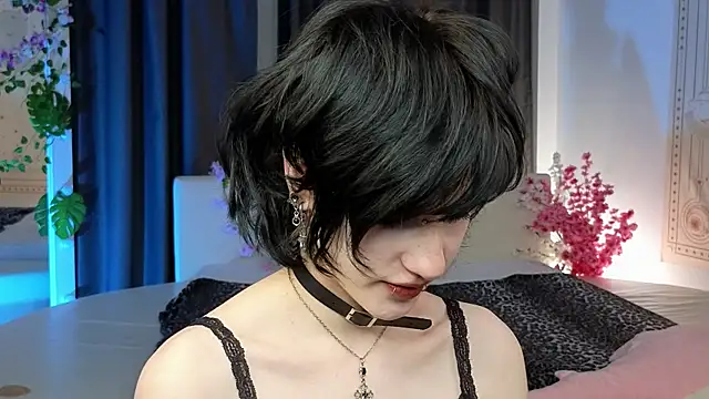 Snapshot of dark_vamp_ chatting on 03.01.25 dark vamp online show from 03.01.25