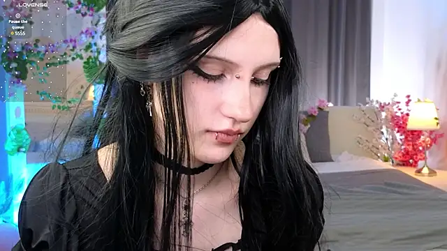 Snapshot of dark_vamp_ chatting on 03.04.25 dark vamp online show from 03.04.25