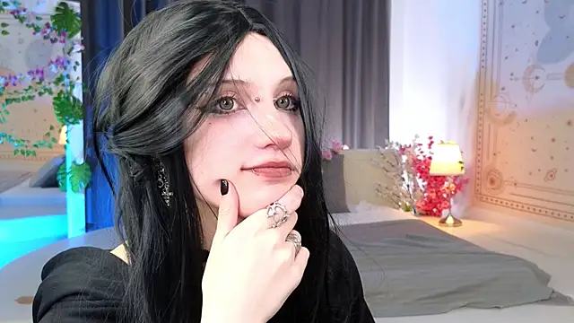 Snapshot of dark_vamp_ chatting on 03.04.25 dark vamp online show from 03.04.25