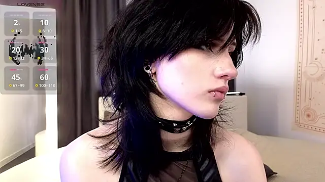 Snapshot of dark_vamp_ chatting on 09.30.25 dark vamp online show from 09.30.25