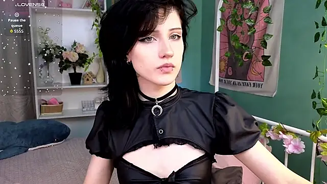 dark vamp  online show from 10.16.25