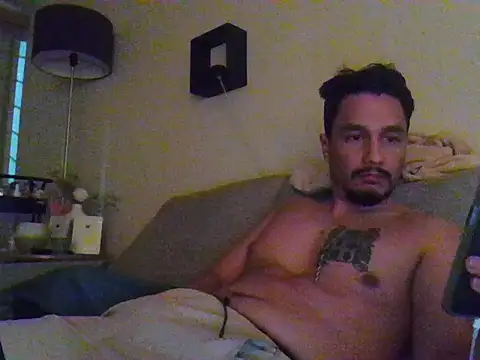 Snapshot of Ginessy chatting on 12.14.25 Ginessy online show from 12.14.25