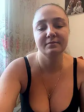 Snapshot of Joannakiss chatting on 10.23.25 Joannakiss online show from 10.23.25