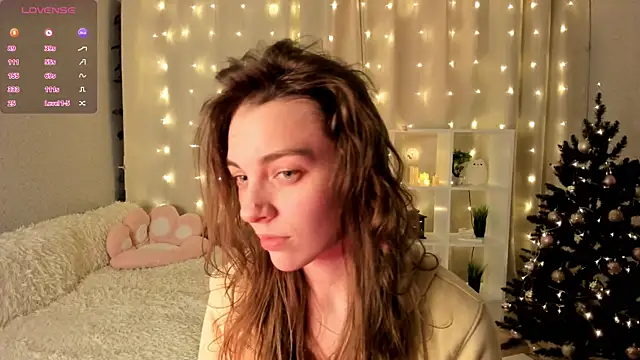 Snapshot of AraCopple chatting on 12.31.24 AraCopple online show from 12.31.24