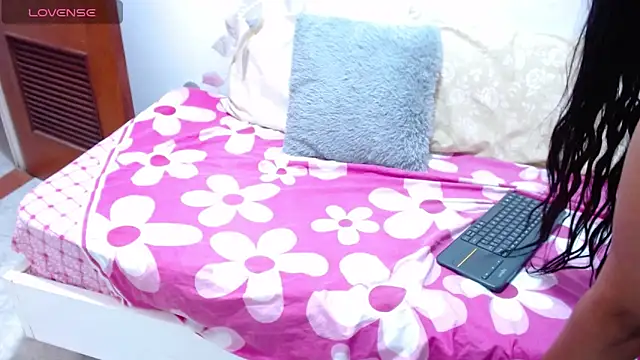 ZuryFerrari online show from 11.21.25