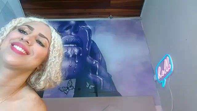 Lucy White   online show from 01.02.25