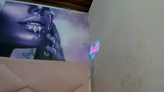 Lucy White   online show from 01.14.25