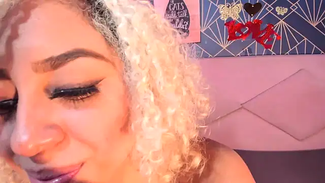 Lucy White   online show from 03.14.25