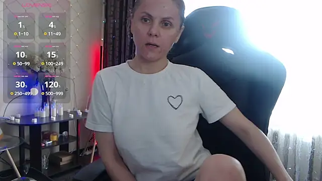 JessieOMays online show from 04.04.26