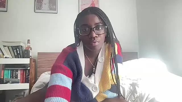 Snapshot of AveryJ99 chatting on 12.18.24 AveryJ99 online show from 12.18.24