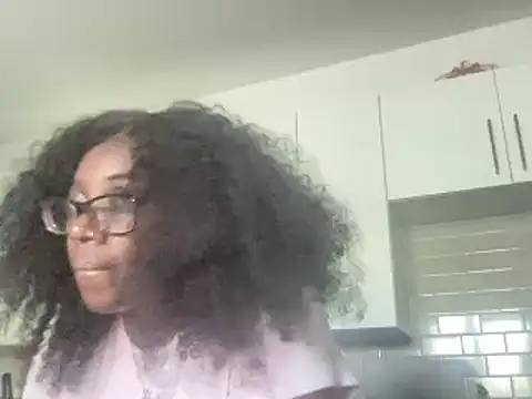 Snapshot of AveryJ99 chatting on 03.20.25 AveryJ99 online show from 03.20.25