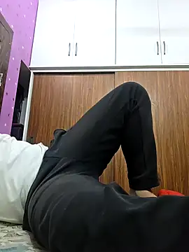 Snapshot of kokakrish chatting on 10.19.25 kokakrish online show from 10.19.25