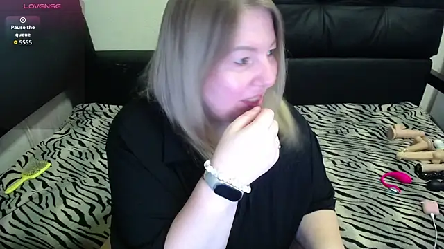 Snapshot of MARGARET_gem chatting on 06.26.26 MARGARET gem online show from 06.26.26