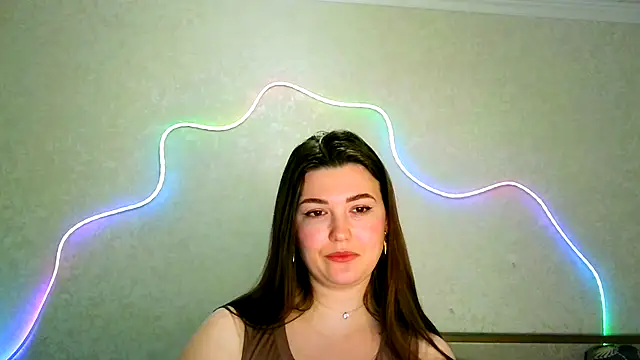 Snapshot of SeductiveTati chatting on 12.13.25 SeductiveTati online show from 12.13.25