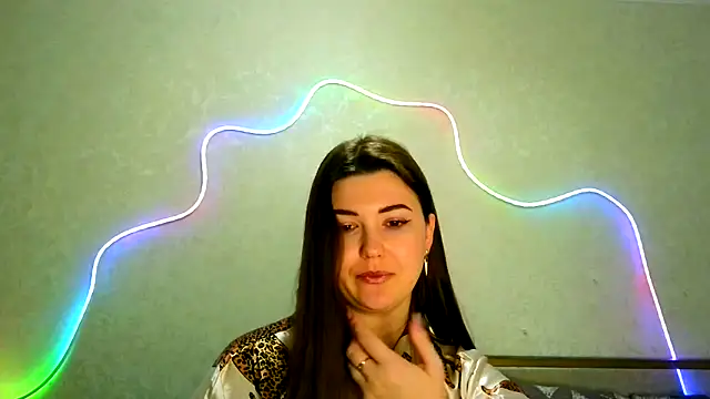 Snapshot of SeductiveTati chatting on 12.16.25 SeductiveTati online show from 12.16.25