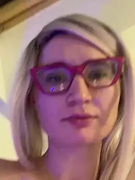 Snapshot of Charlotteeroseee chatting on 02.02.25 Charlotteeroseee online show from 02.02.25